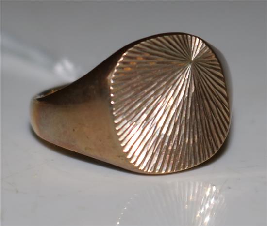 9ct gold textured signet ring